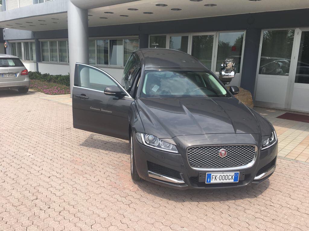 Auto funebre Jaguar XF Gennaro Tammaro