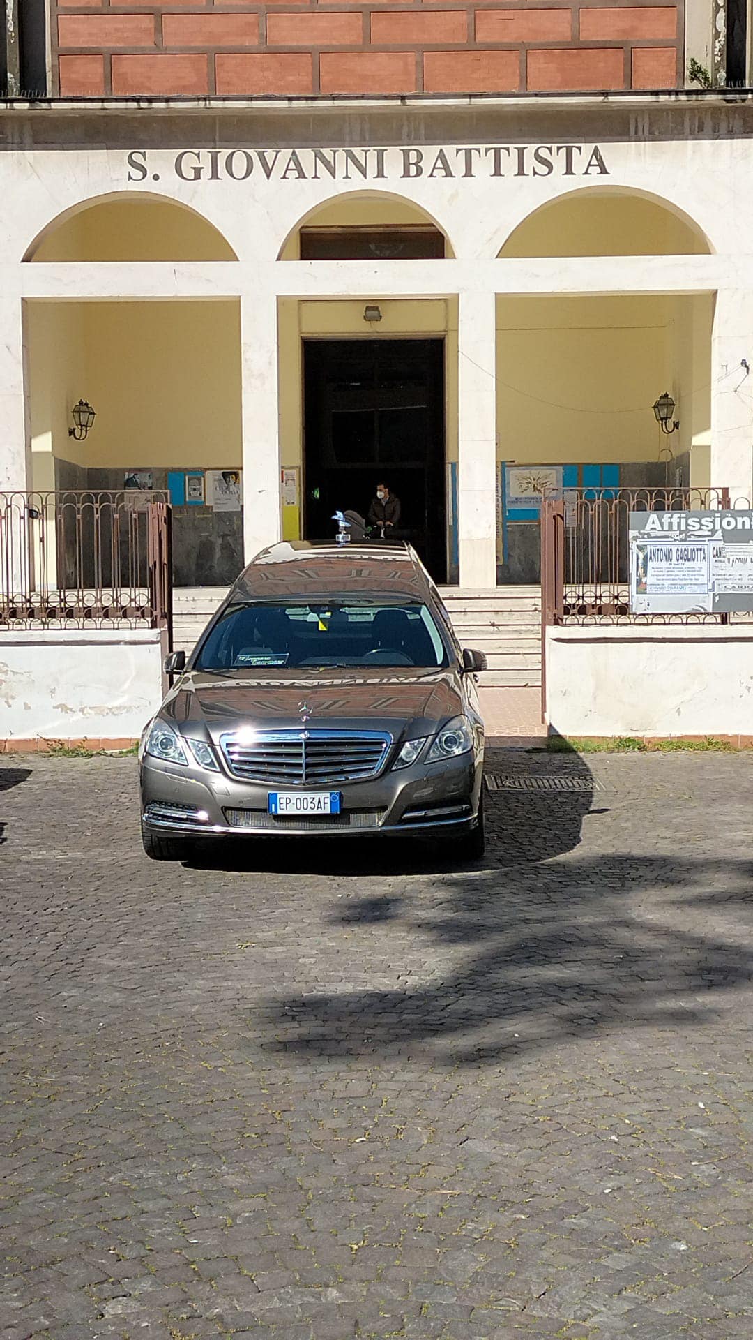 Auto funebre Gennaro Tammaro chiesa S. Giovanni Battista Napoli