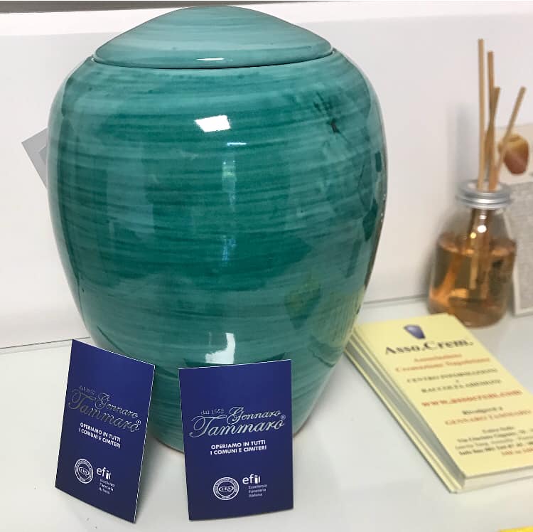 Urna ceramica cremazione Napoli Tammaro